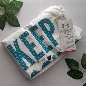 ⭐️HP x1 ⭐️ NWT UA Keep Going Vneck T shirt A7